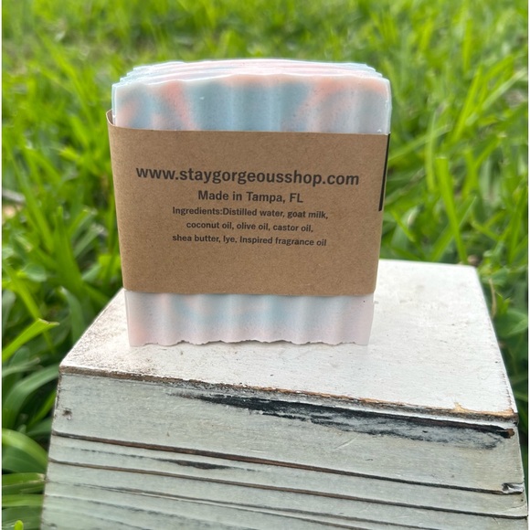 Walking Down 5th Ave Homemade Goat’s Milk Soap - Picture 4 of 7